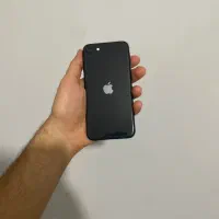 فروش ایفون se2020 LL/A با شارژر و مالکیت