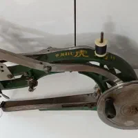 چرخ خیاطی قدیمی|کلکسیون اشیاء عتیقه|زنجان, |دیوار