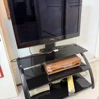 فروش LED همراه با میز 42 اینچ اصل کره کاملا سالم