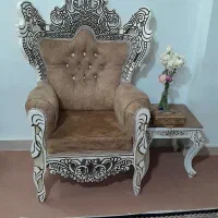 مبل ۹ نفره به همراه دوتا عسلی دو عدد جلو مبلی|مبلمان خانگی و میز عسلی|نسیم‌شهر, |دیوار