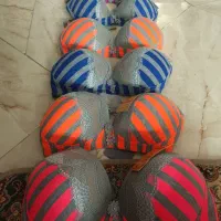 لباس زیر سوتین|لباس|مشهد, رده|دیوار