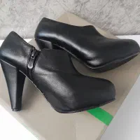 ۴جفت کفش وبوت چرم سایز ۳۶،۳۷ +قیمت خیلی پایین|کیف، کفش، کمربند|پرند, فاز ۲|دیوار