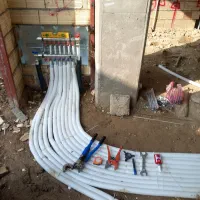 لوله کشی آب وفاضلاب. نصب شیرالات رادیاتور|خدمات پیشه و مهارت|کاشان, امیرکبیر|دیوار