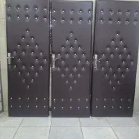 لمسه کاری درب چرم