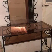 میز و ایئنه کنسول