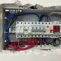 انجام خدمات برق و تاسیسات