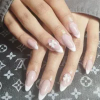 کاشت ناخن|خدمات آرایشگری و زیبایی|مشهد, نوید|دیوار