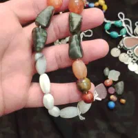 مهره و سنگ قدیمی