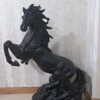 مجسمه اسب