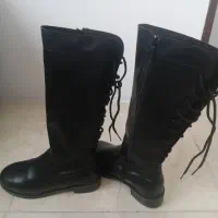 فروش یک جفت بوت زنانه