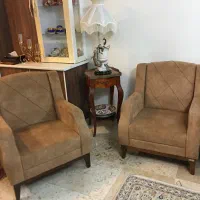 دو‌عدد مبل تک ،کار شرکتی