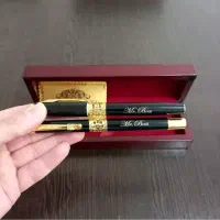 خودنویس با روکش طلا و دارای شناسنامه و جعبه