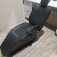 تعدادی آینه و صندلی سالن زیبایی|آرایشگاه و سالن‌های زیبایی|کرمانشاه, |دیوار