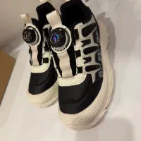 کفش دخترانه سایز ۳۴ نو هست|کفش و لباس بچه|تهران, زعفرانیه|دیوار