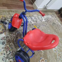 دو عدد سه چرخه|دوچرخه، اسکیت، اسکوتر|اندیشه, اندیشه فاز ۱|دیوار