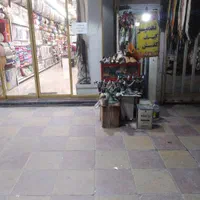 زیر پله اجاره ای بر خیابان بازار بزرگ المهدی|اجارهٔ مغازه و غرفه|کرج, حصارک بالا|دیوار