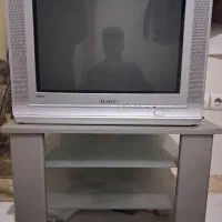 تلویزیون سامسونگ با میز