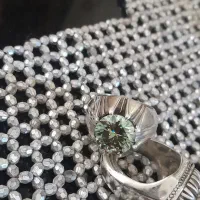 انگشتر موزنایت الماس روس ب صورت گرمی