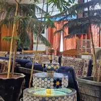 به دو نیرو جوان برای کار در قهوه خانه نیازمندیم