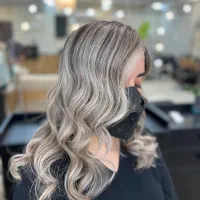 مدل لایت|خدمات آرایشگری و زیبایی|رشت, بلوار گیلان|دیوار