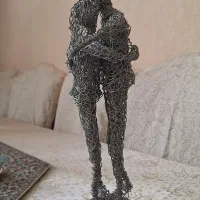 مجسمه آغوش سیمی دست ساز