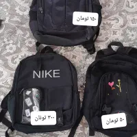 تعدادی کیف مدرسه