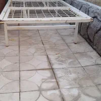 تخت بیمارستانی ک قابلیت بالا و پایین رفتن داره|تخت و سرویس خواب|مشهد, اروند|دیوار