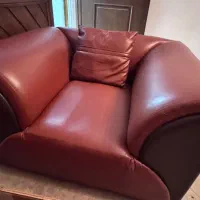 مبل چرم بسیار تمیز