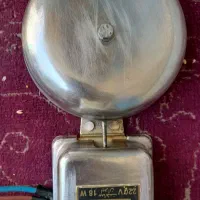 زنگ بزرگ مدرسه ای