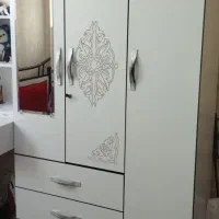 کمد لباس و کتابخانه تمیز