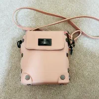 تعداد ۶ عدد کیف زنانه|کیف، کفش، کمربند|مریوان, |دیوار