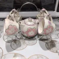 ۴ عدد فنجان همراه با قوری برای قهوه