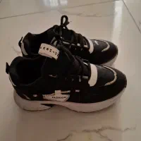 کتونی مشکی لژ دار سایز 39|کیف، کفش، کمربند|تهران, خواجه نظام الملک|دیوار