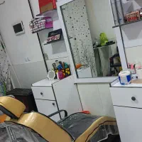 دکور و وسایل سالن زیبایی زنانه قیمت توافقی