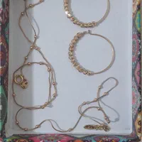 گوشواره و زنجیر آلبرنادو