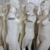 مانکن ایستاده صورت دار و نیمه