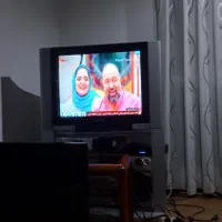 تلویزیون با میز سامسونگ