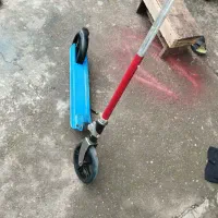 اسکوتر آلمینیوم کاملا سالم بدونه کوچک نرین مشکلی.|دوچرخه، اسکیت، اسکوتر|کلاچای, |دیوار