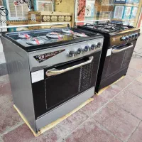 آشپز خانه مدرن با یک انتخاب گاز طرح فر