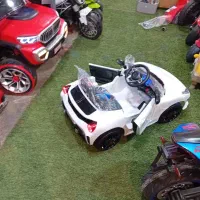 ماشین شارژی فراری سفید دو موتوره|اسباب‌‌بازی|قم, شهر قائم|دیوار