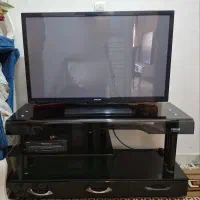 میز و تلویزیون 43 اینچ سامسونگ