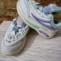 کفش اسپورت  زیبا|کفش و لباس بچه|مرودشت, فاز دوم شهرک فرهنگیان|دیوار