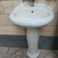 روشویی و شیر آب