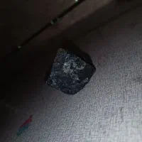 سنگ پیدا کردم نمیدونم چیع