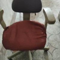 صندلی گردون کارکرده وسالم بخاطر جابجایی بفروش میره|صندلی و نیمکت|رشت, شهرک قدس|دیوار