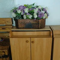 گل وگلدان سفالی بزرگ