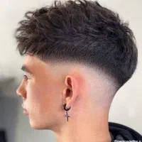 اصلاح وپیرایش موی سر (سیار درجهرم وحومه)