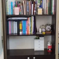 کتابخانه کمد دار