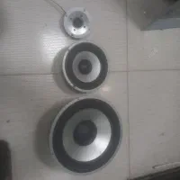 سه عدد بلندگو