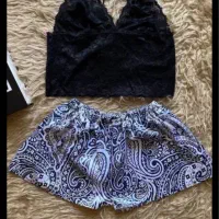 تعدادی تاپ و شورتک